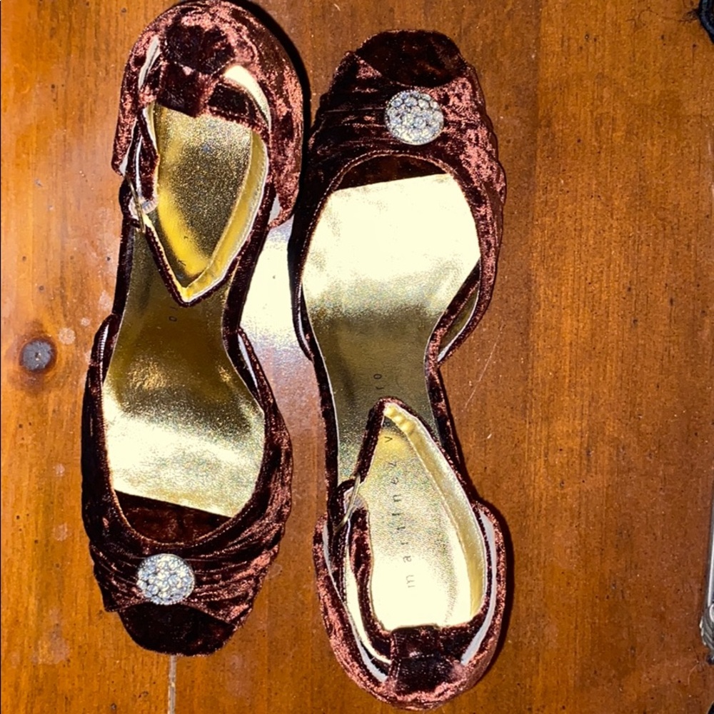 Vintage Brown velvet pump never worn size 7